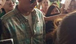 网友爆料李易峰车祸视频,网友热议