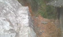 群众爆料路段塌方事件视频,XX路段发生塌方，现场紧急救援